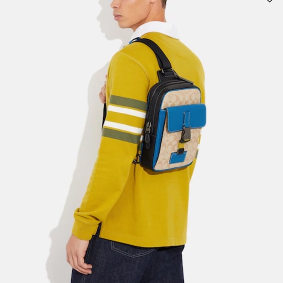 SOLD NWT Coach track pack Signature canvas Sling bag/ backpack crossbody bag - Picture 4 of 13